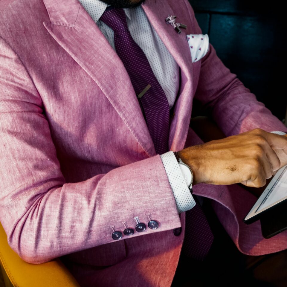 Aspirational vs relatable fashion copywriting: how to find the right balance